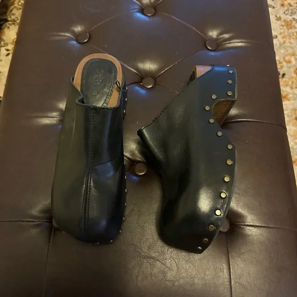 Zara Black Leather Mules with Studded Detail - Picture 5 of 5